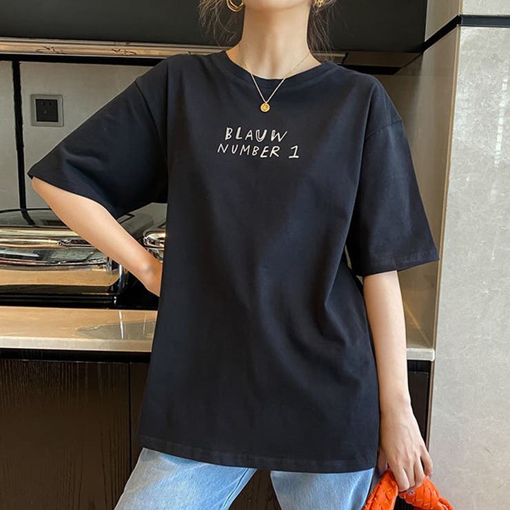 韓国ファッション 韓国tシャツ ロゴtシャツ 手書き文字風ロゴtシャツ 品番 Radm Soiree アンドソワレ のレディースファッション通販 Shoplist ショップリスト