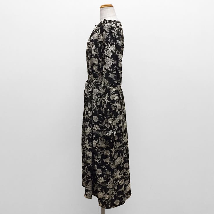 ウエストリボン花柄ロングワンピース[品番：RKKW0002475]｜RAKUku