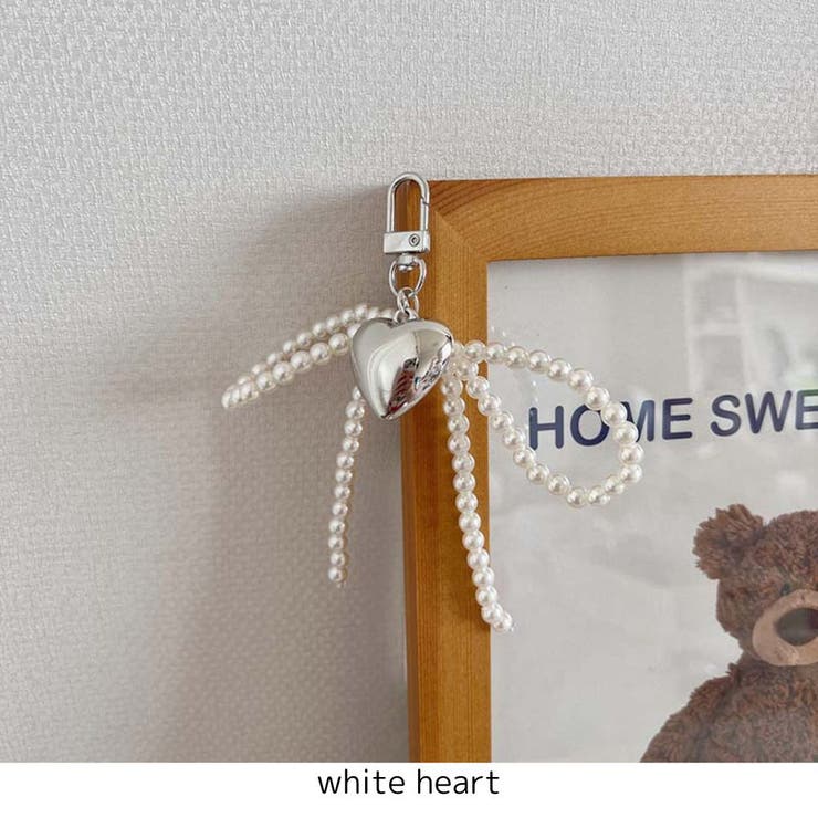 ホワイトハート | ビーズアクセサリー リボンチャーム キーホルダー スニーカーチャーム | RAKUku