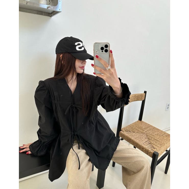 ブラック | 2color パワーショルダー Vネックフリルトップス | RAKUku