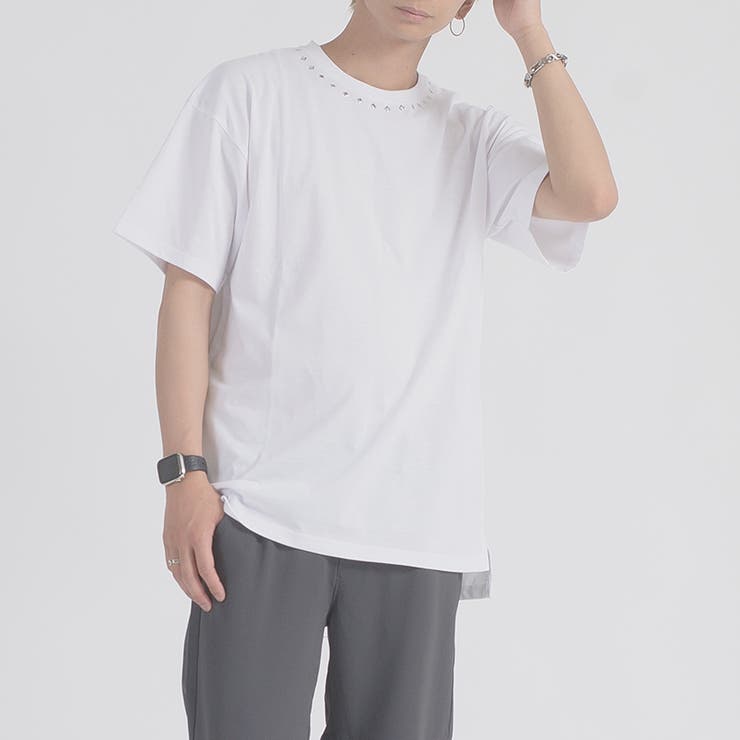 WHITE | ピラミッドスタッズTシャツ | REGIEVO