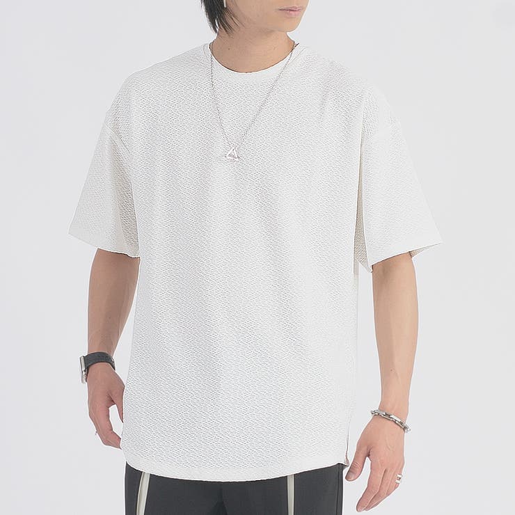 WHITE | ネックレスラウンドヘムTシャツ | REGIEVO