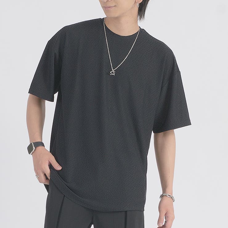 BLACK | ネックレスラウンドヘムTシャツ | REGIEVO