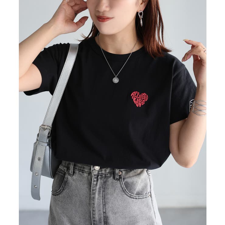 ブラック×レッド | ハートロゴラメ刺繍コンパクトTシャツ | Riberry