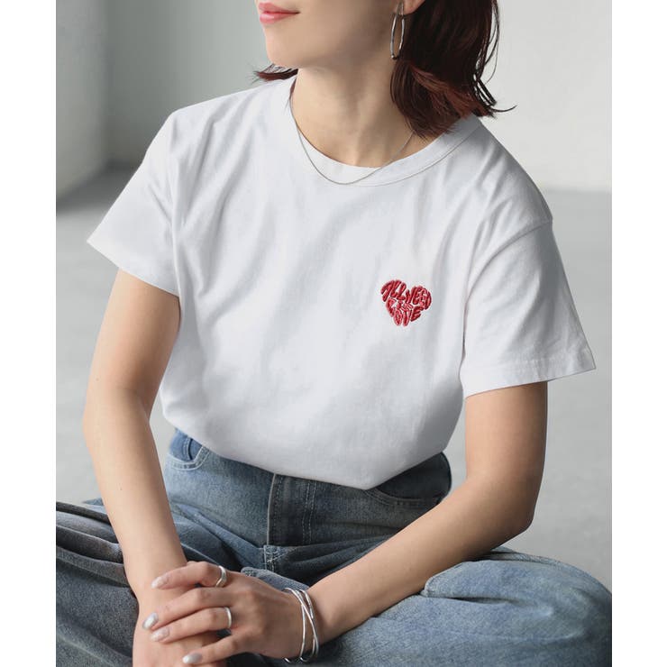 ホワイト×レッド | ハートロゴラメ刺繍コンパクトTシャツ | Riberry