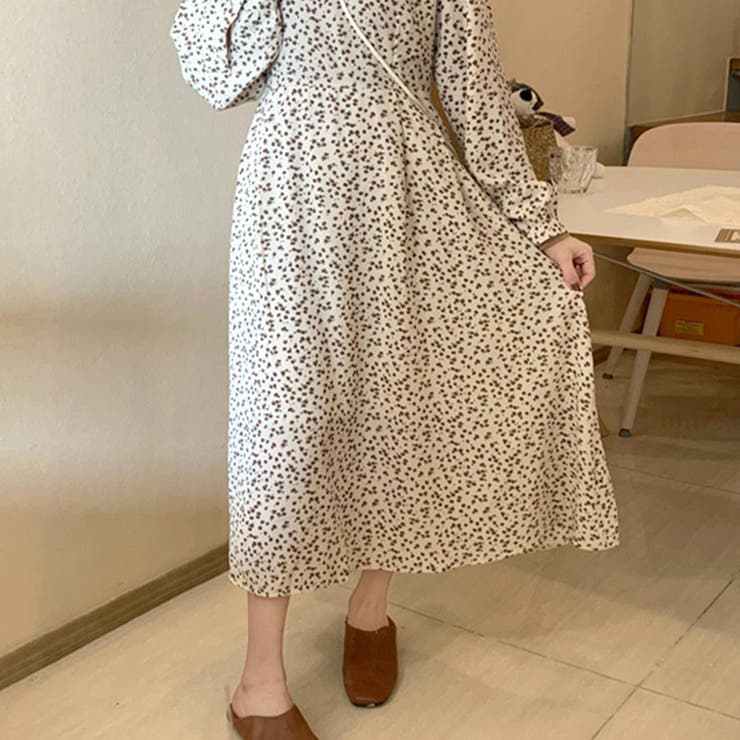 甘くなりすぎない淡色ワンピ 小花柄ワンピース ロングワンピース