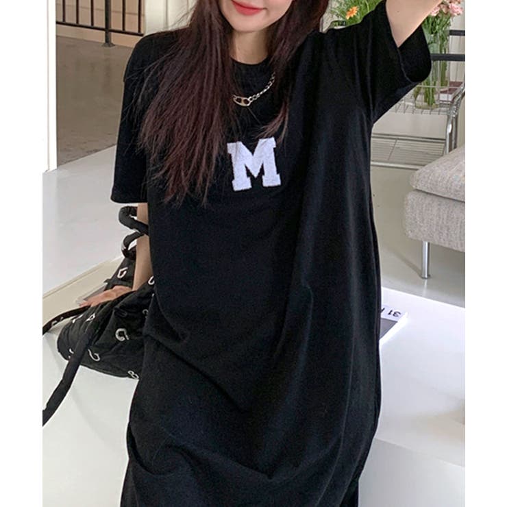 チャーム付きの個性的な1枚 Tシャツワンピース ロゴM[品番