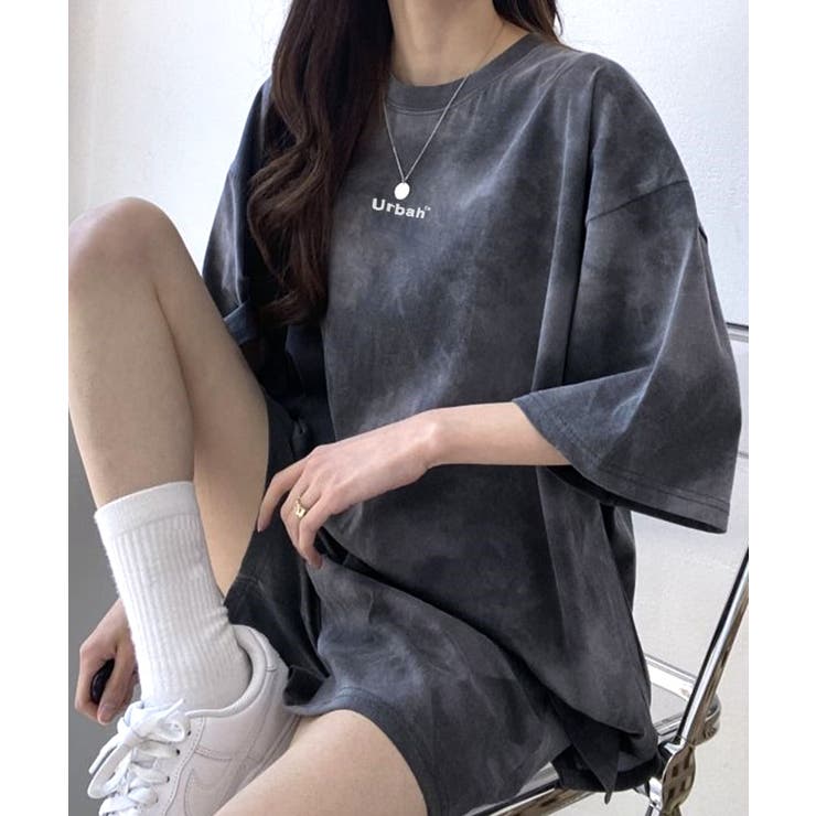 【最終お値下げ！】 カラフルレーヨンロゴTシャツ&ショートパンツセット 2Unisex Kaws Tshirts x sweat short pants カウズ Tシャツ