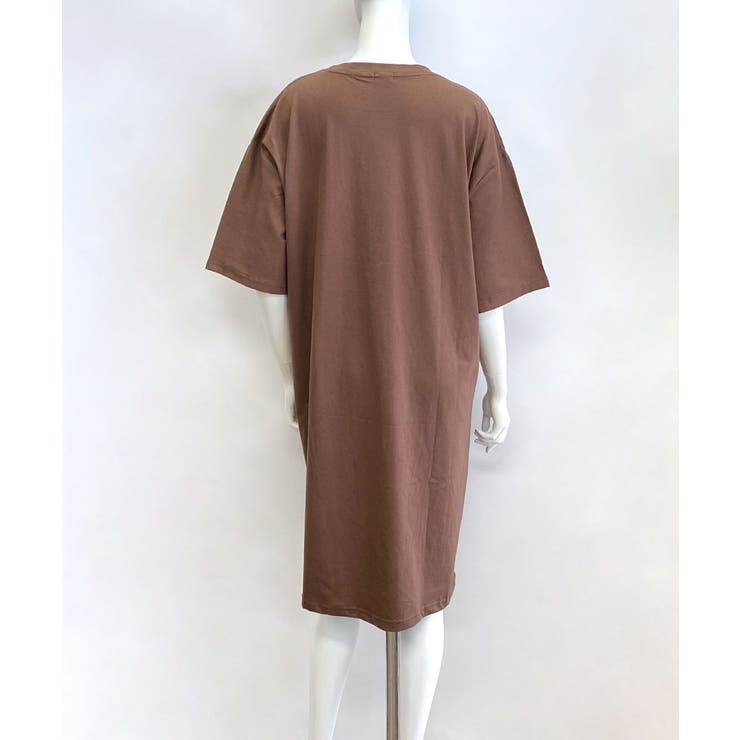 ドロップショルダーでゆったりラフに Tシャツワンピース 膝丈