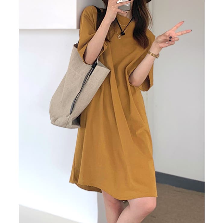 ドロップショルダーでゆったりラフに Tシャツワンピース 膝丈