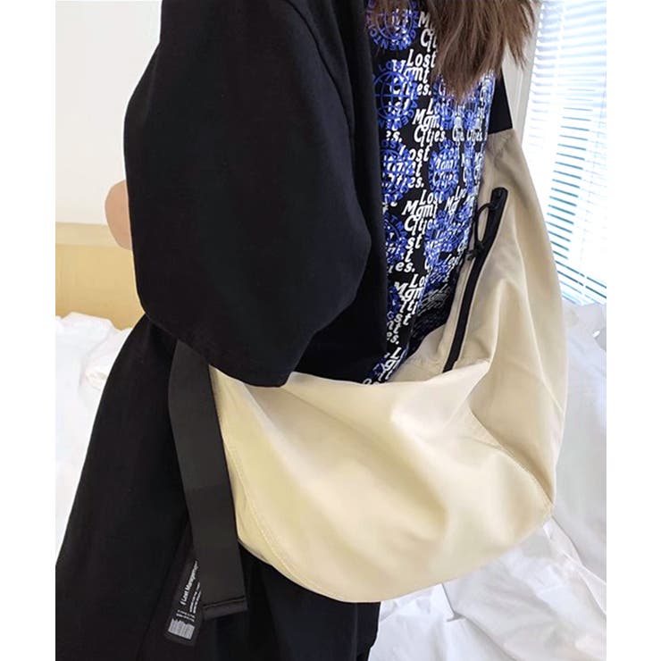 ライトベージュ | ナイロンショルダーバッグ メッセンジャーバッグ ハーフムーンバッグ | Riff