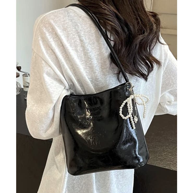 ブラック | パールリボンチャーム付きショルダーバッグ トートバッグ ハンドバッグ | Riff