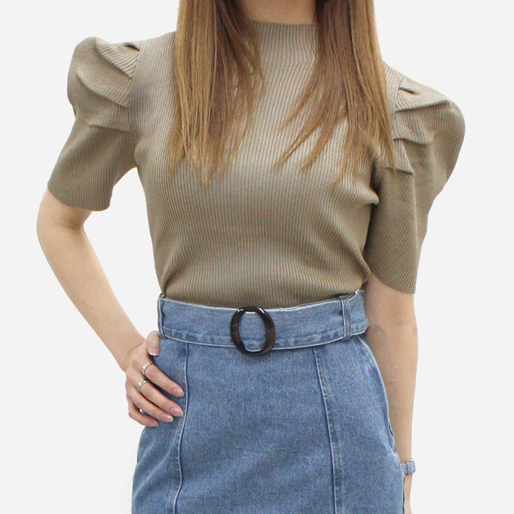 女性らしいフォルムを演出 パワショルトップス パワーショルダー[品番