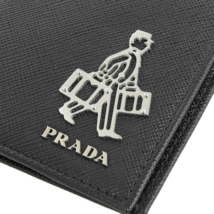 プラダ パスポートケース
