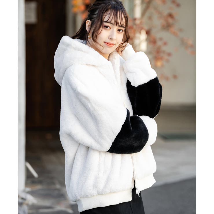 フェイクファー コート ボアブルゾン ボアパーカー 大きめ ファーフード付き レディース トップス 長袖 羽織 ライトアウター ジップアップ フード  ボリューム 防寒 もこもこ 秋冬 ふわふわ 萌え萌え モコモコ ジャケット ポケット付き ホワイト ピンク グレー dd434zezex1 | 