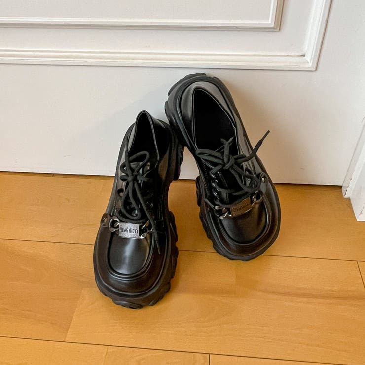 ブラック
