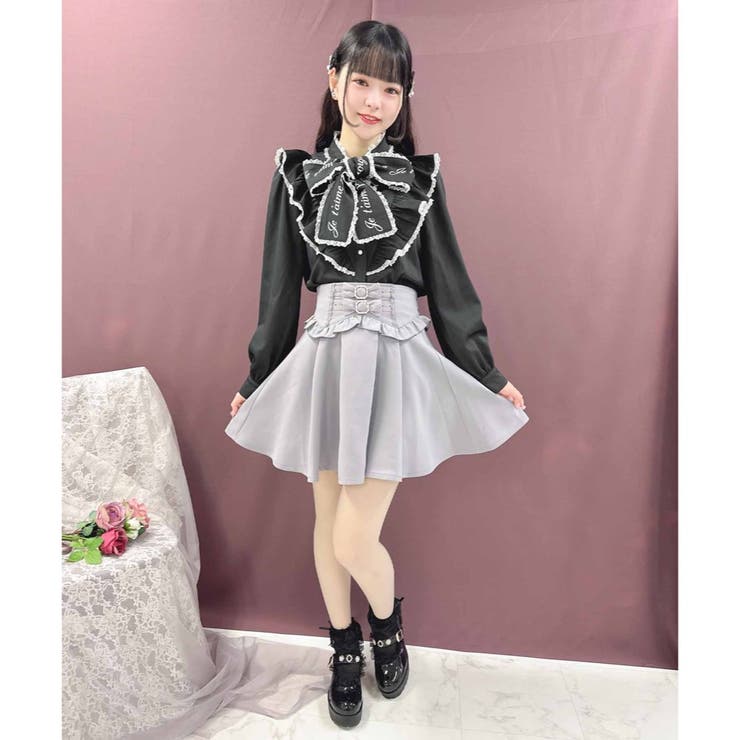 ロゴ入りボウタイラッフルブラウス[品番：RJTW0001452]｜ROJITA