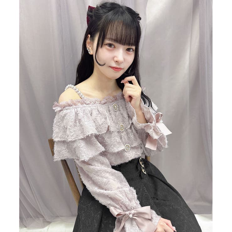 yilon ビジューオフショルダーブラウス Yilon イロン BIJOU OFFSHOULDER BLOUSE - メルカリ