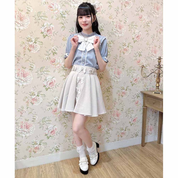 パールチェーンリボンブローチ付ブラウス[品番：RJTW0002436