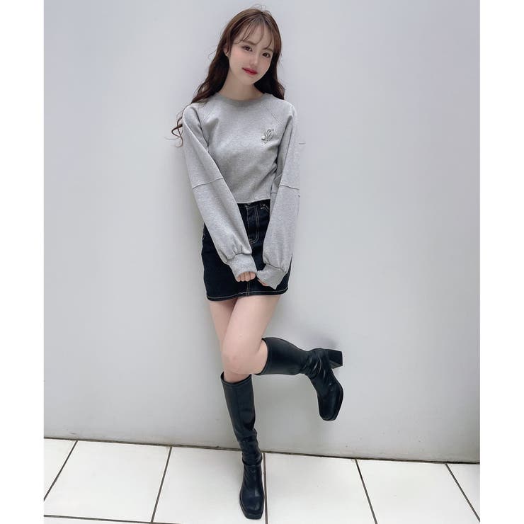 Rmine】ブローチ付きクロップドスウェット[品番:RJTW0001565 Rmine】ブローチ付きクロップドスウェット[品番:RJTW0001565
