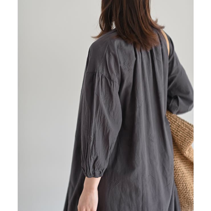 総刺繍バンドカラー９分袖シャツワンピース | rps | 詳細画像17 