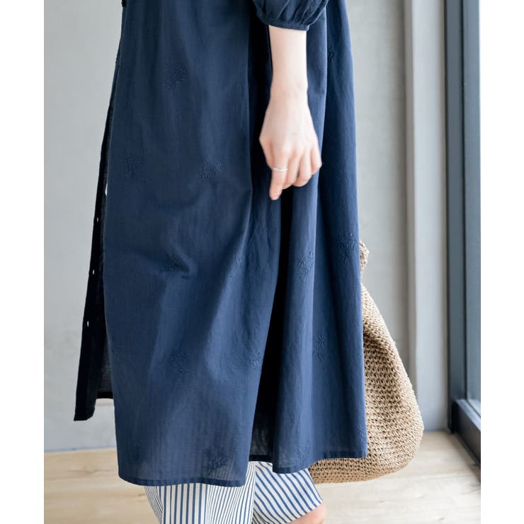 【新品】定価56,100円　エスニック刺繍半袖シャツワンピース　ネイビー　11号 総刺繍バンドカラー9分袖シャツワンピース（シャツワンピース