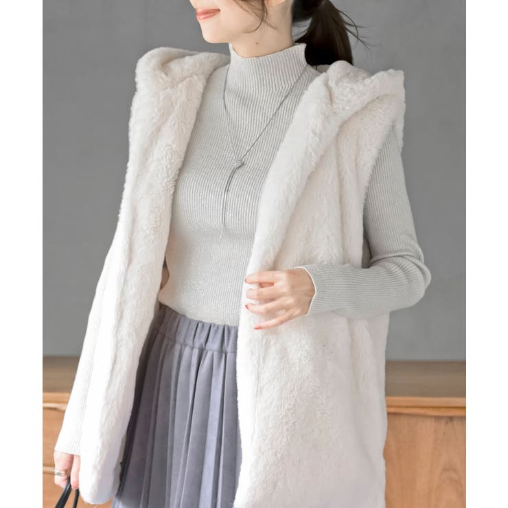 DAMAcollection✨未使用切り替えダウンベスト　フェイクファー　フード DAMAcollection✨未使用切り替えダウンベスト フェイクファー フード