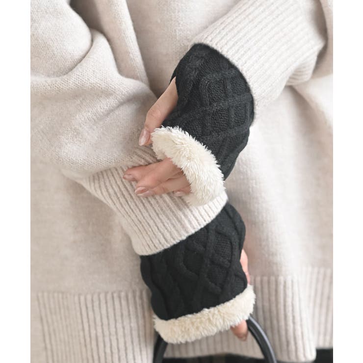 ブラック | ケーブル編みハンドウォーマー | rps