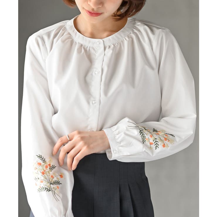 オフホワイト2 | 刺繍スリーブバンドカラーブラウス | rps