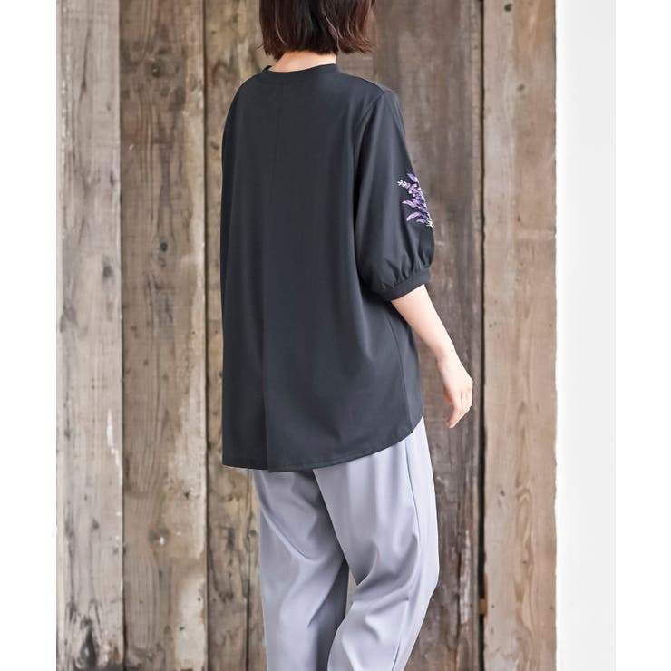 ダンボールVネックプルオーバー（Tシャツ/カットソー