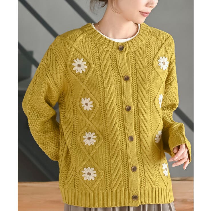 マスタード | フラワー刺繍クルーネックケーブルニットカーディガン | rps