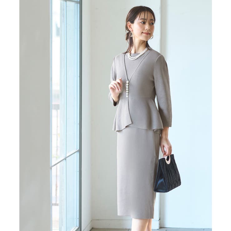 グレージュ(BE) | フロントパールペプラムニットアンサンブル | RUIRUE BOUTIQUE