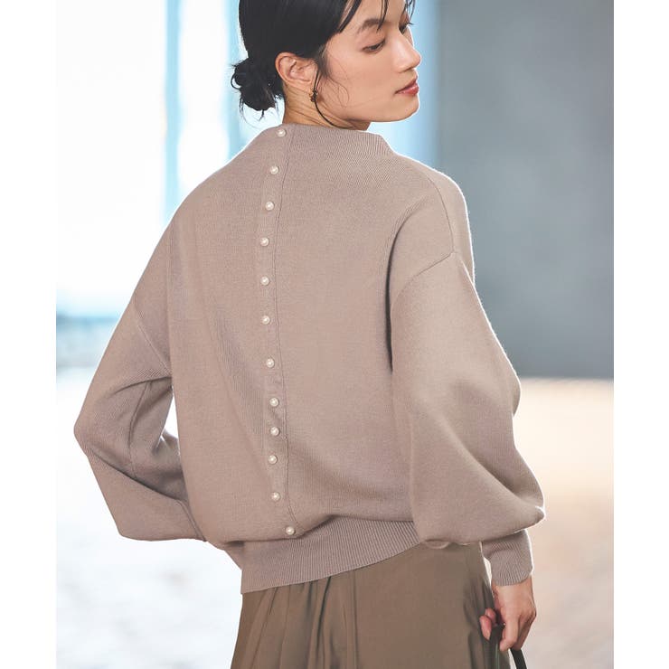 バックパール/グレージュ(BE) | 選べるデザインパールボタンアンチピリングニット | RUIRUE BOUTIQUE