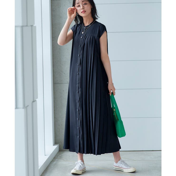 ブラック(BL) | プリーツパネル・フレンチスリーブ ロングワンピース | RUIRUE BOUTIQUE