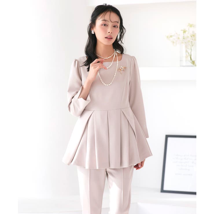 ピンクベージュ(PBE) | 2点setレイヤードペプラムトップス＆スリムテーパードパンツ | RUIRUE BOUTIQUE