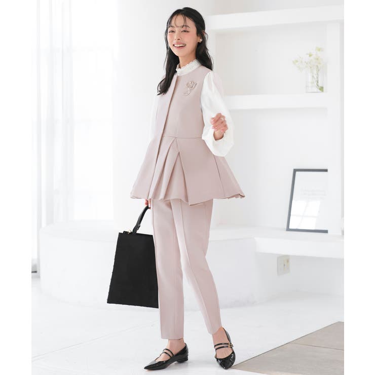 ピンクベージュ×ホワイト(PBE) | 【3点set】 レイヤードペプラムジレ＆スリムテーパードパンツビジューブラウス付… | RUIRUE BOUTIQUE