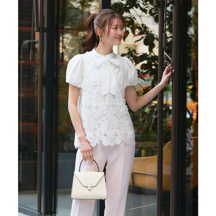 ホワイト(WH) | 2WAYリボンフラワーモチーフレースブラウス | RUIRUE BOUTIQUE