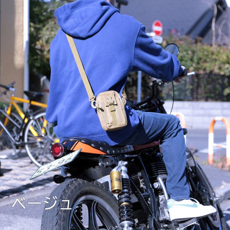 ベージュ