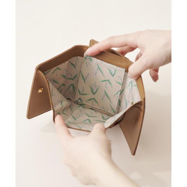 フラワー型押し 折財布[品番：STJW0012983]｜Samantha Thavasa