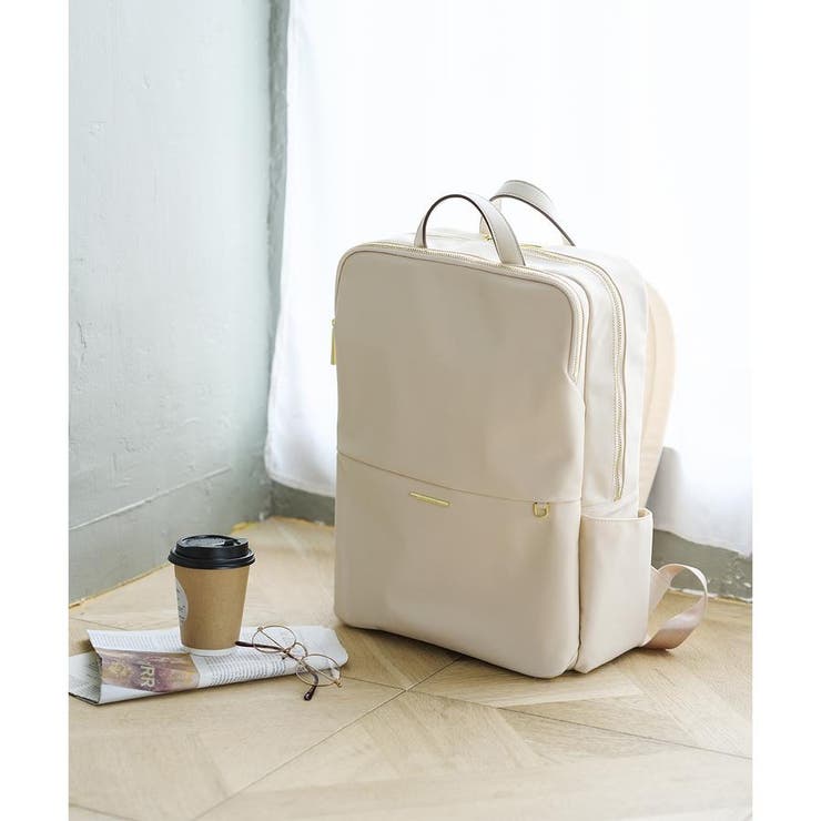 オフホワイト | シンプルスクエアリュック（PC対応） | & chouette