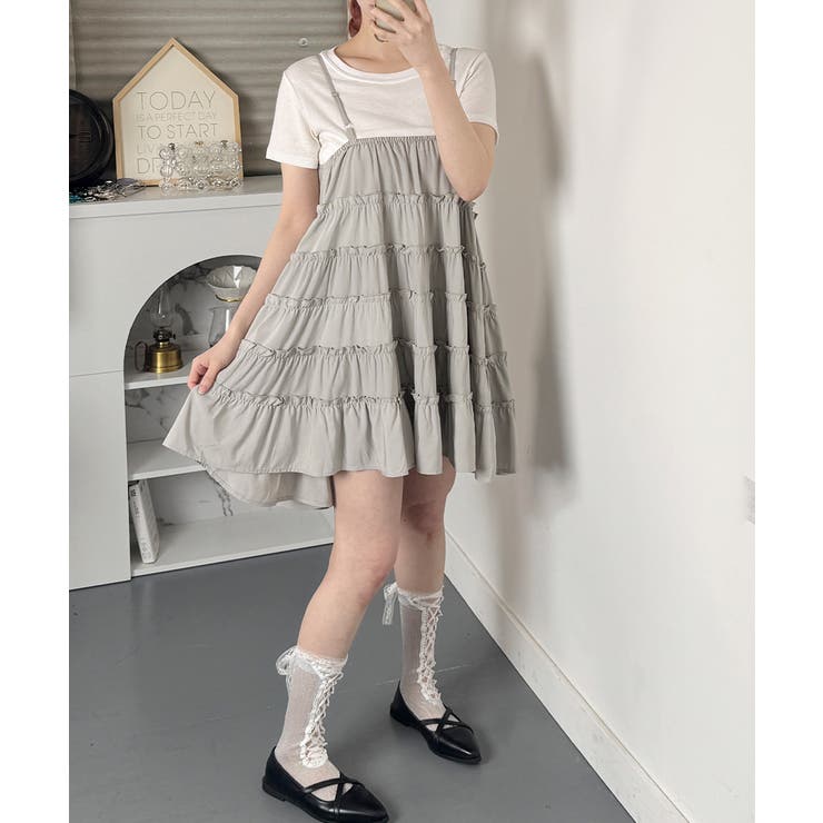 グレー