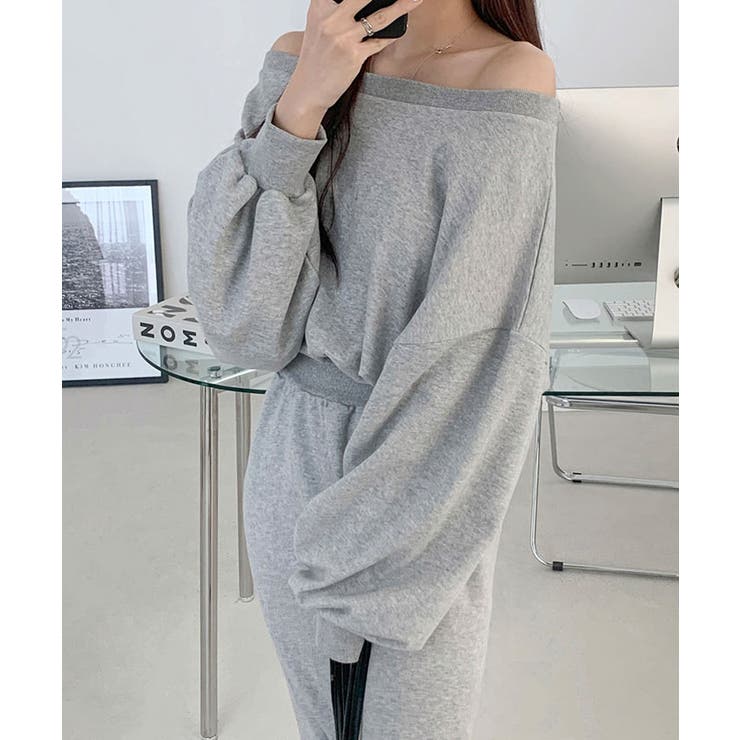 オフショルダーワンピース ロング丈 長袖[品番：KH000014567