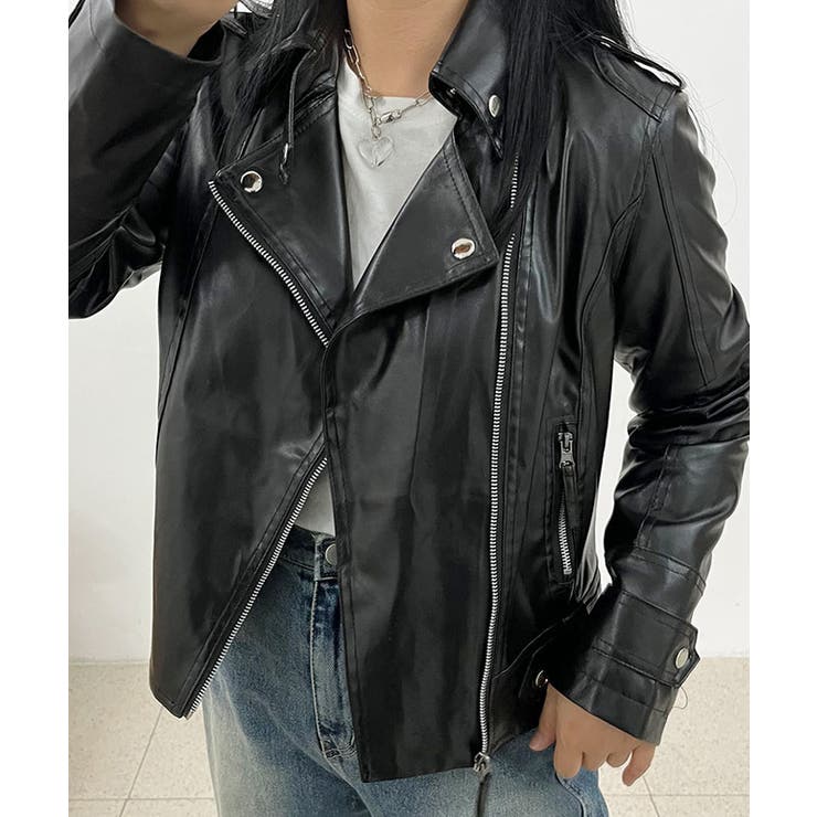 クラシックなデザインで流行しないライダースジャケット 秋