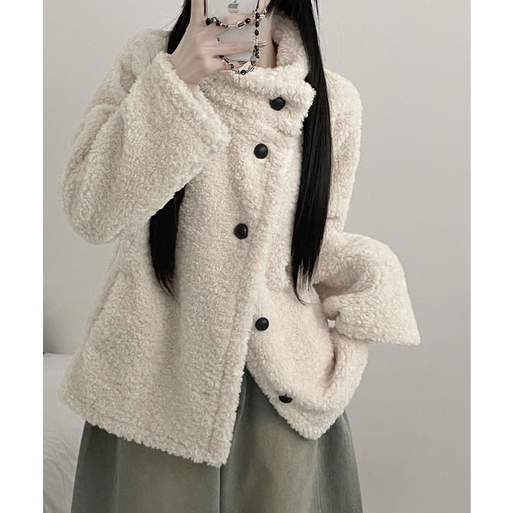 ライトベージュ | ハイネック ボリュームボアジャケット | VIVID LADY