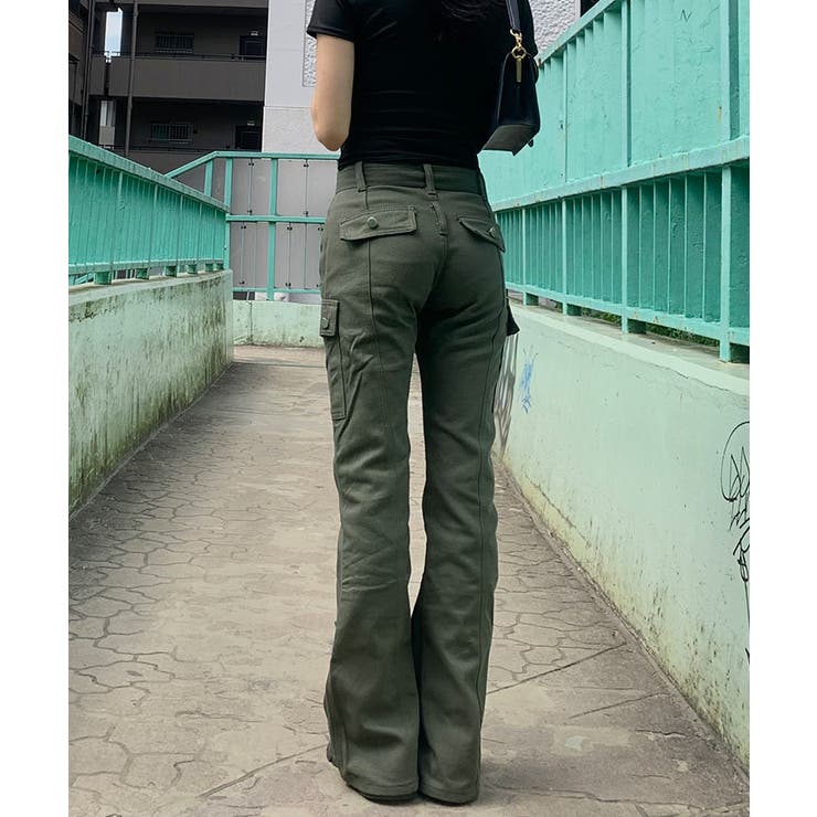 ベルト付きフレアカーゴパンツ レディース ボトムス[品番