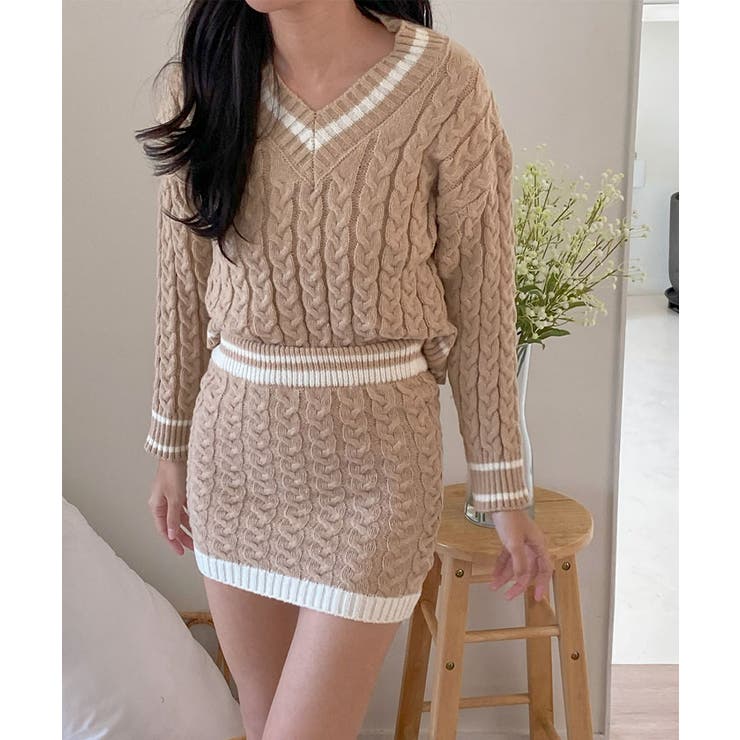 Vネック長袖配色ニット+ミニスカートセットアップ ケーブルVネック