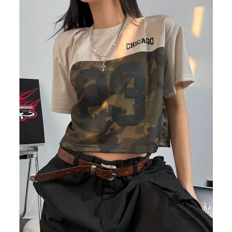 ベージュ