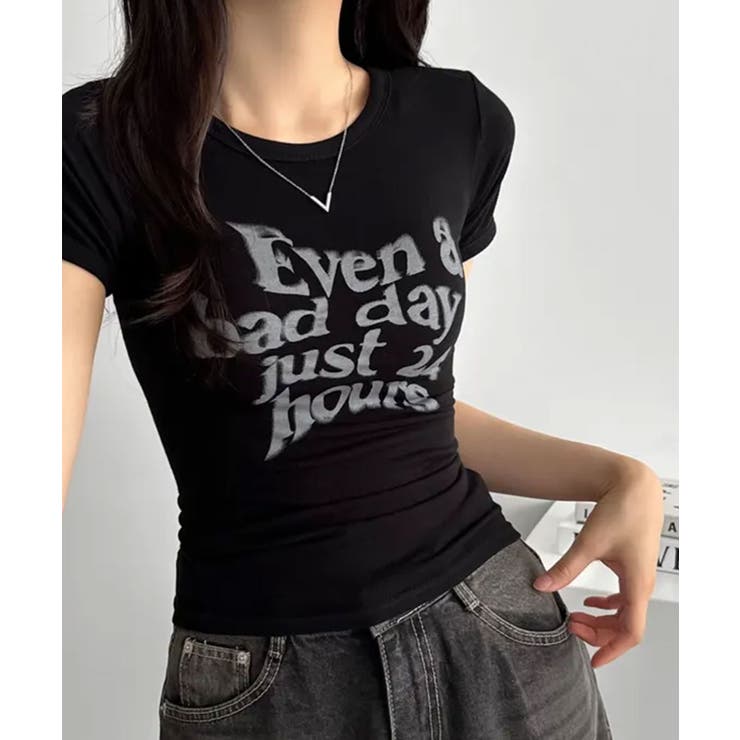 ブラック | フロントロゴ スリム半袖Tシャツ | VIVID LADY