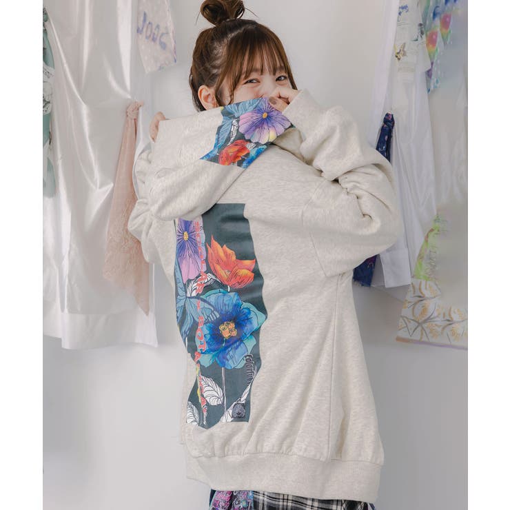 オートミール | 花蝶柄スカ子箔プリントロゴパーカー | ScoLar