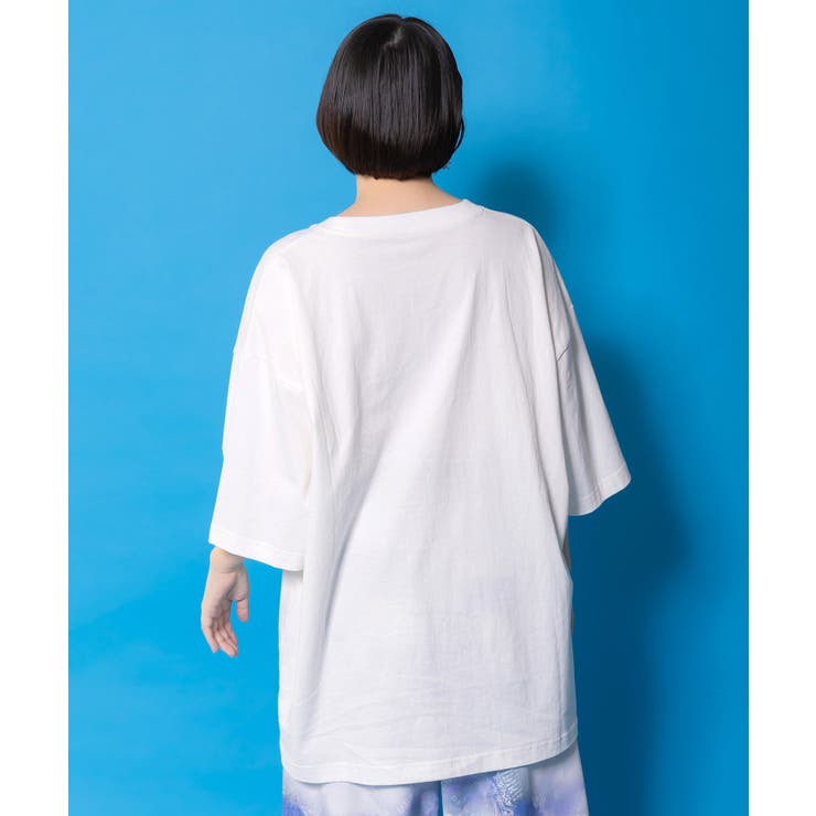 しっぽ飛び出しサメニャン柄Tシャツ | ScoLar | 詳細画像3 